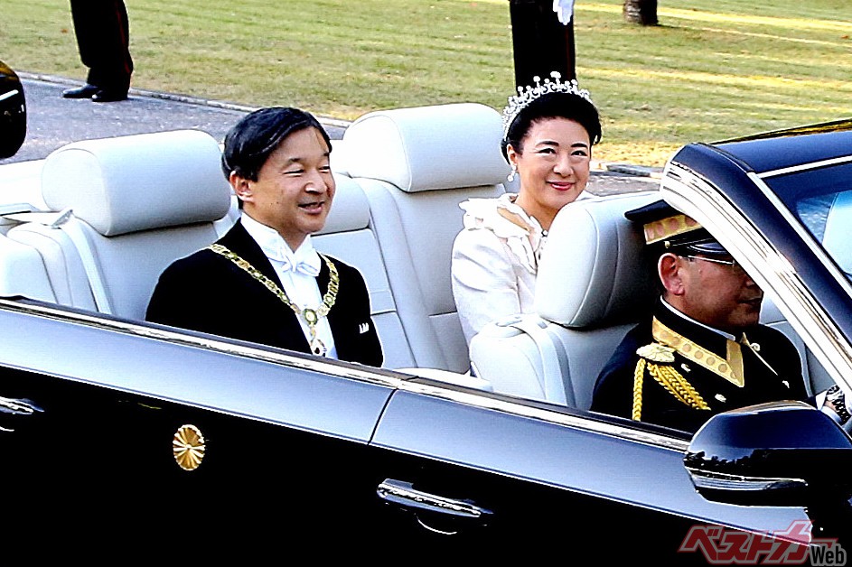 秋篠宮家の公用車レクサスlsはなんと中古車だった 皇室のクルマ最新事情 自動車情報誌 ベストカー