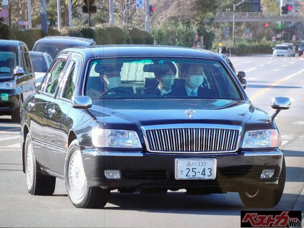 秋篠宮家の公用車レクサスlsはなんと中古車だった 皇室のクルマ最新事情 自動車情報誌 ベストカー 秋篠宮家の公用車レクサスlsはなんと中古車だった 皇室のクルマ最新事情 自動車情報誌 ベストカー