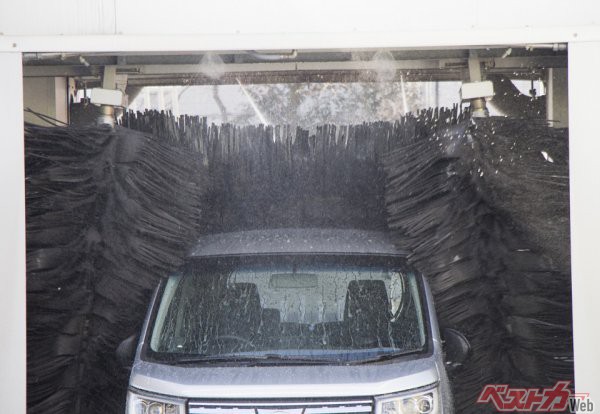 クルマの寿命を縮める塩害からクルマを守れ！　冬のこそ洗車は頻繁に！ 冬の洗車のコツと注意点
