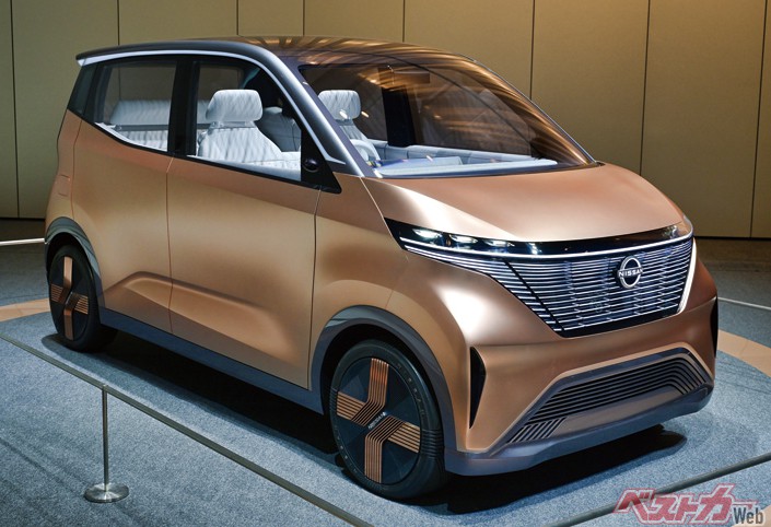 日産が東京モーターショー2019で公開した「IMk」。軽自動車の常識を超えた質感の高さを誇る