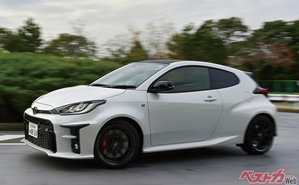 トヨタ GRヤリス。WRCで鍛えられた本物の走りを堪能しよう。価格帯/265万〜396万円(※)