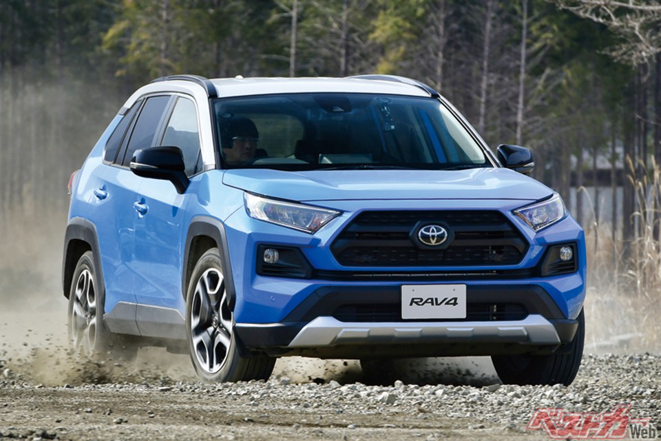 トヨタ RAV4。パワフルなパワートレーンでダイナミックに走る。価格帯/274万3000〜469万円(※)