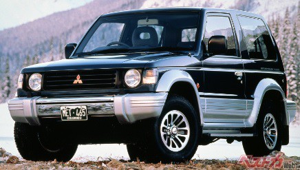 1991年、すべてが進化した2代目パジェロがデビューした。フルタイム4WDとパートタイム4WDの両方の特長をあわせ持つ世界初のスーパーセレクト4WDを採用