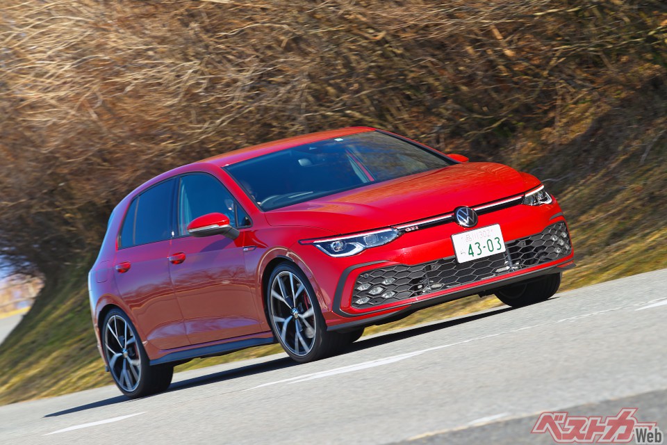ゴルフGTIの走行シーン