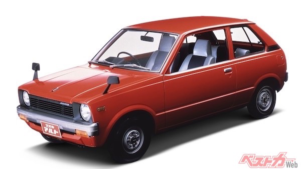 1979年に4ナンバーの軽商用車として登場した初代アルト。47万円という低価格で発売され大ヒットとなった