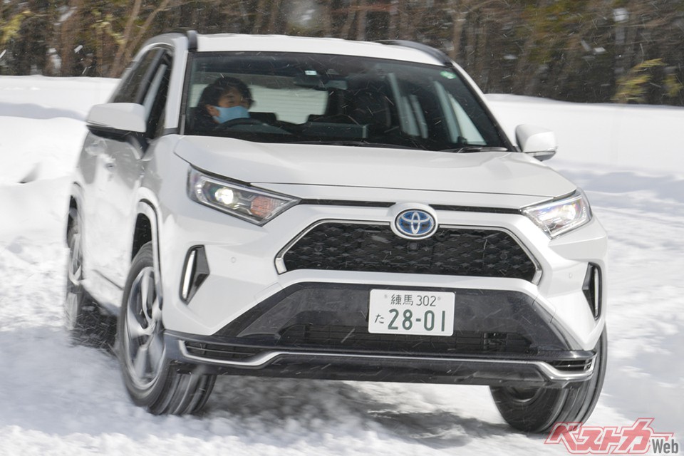 4WDに限らない「雪道の危ない走り方と予防方法」