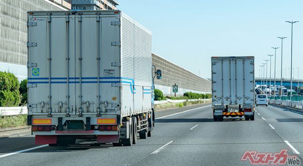 ETC2.0を装着することにより割引率が増加するのは、高速道路を頻繁に利用するトラックの事業者にとって非常に大きなメリットとなる（naka@AdobeStock）