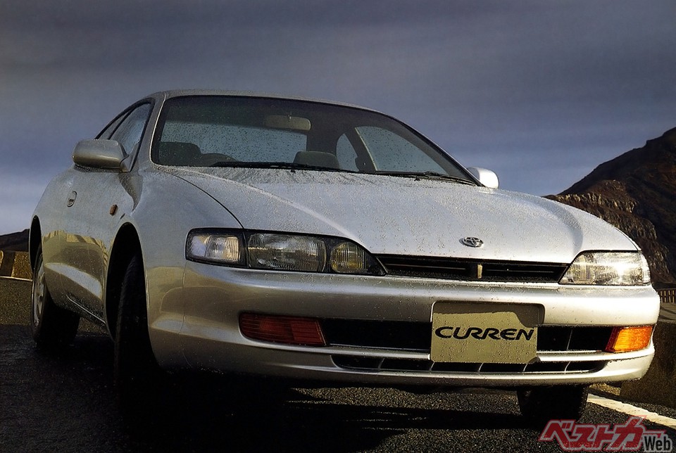 T200型セリカの兄弟車として誕生したトヨタカレン。程よいスポーツ性能としてウケはよかったが、デビューした1994年はバブル経済の崩壊が顕在化し、売れず1999年8月販売終了