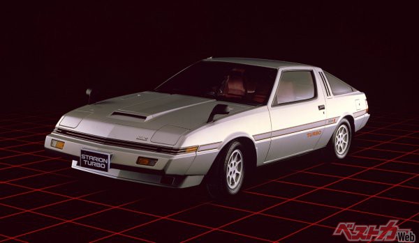 1982年に発売された2＋2座の3ドアスポーツクーペ。駆動方式はFRで5速MTと4速ATを選べた