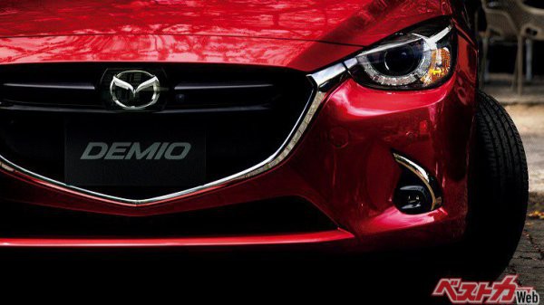 身内のsuvのキャラが濃すぎ ライバルと比べてマツダ2の存在感が売れていても薄いのはナゼか 自動車情報誌 ベストカー 身内のsuvのキャラが濃すぎ ライバルと比べてマツダ2の存在感が売れていても薄いのはナゼか 自動車情報誌 ベストカー