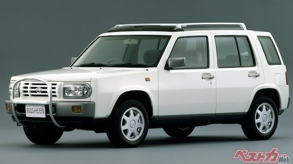 ラシーンは7代目サニーの4WD用シャシーをベースに作られたコンパクトなクロスオーバーSUV。1994年にデビュー。