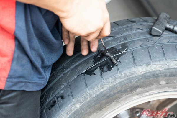 パンク年間38万件発生中 応急修理キットを使うと本格修理できないって本当 自動車情報誌 ベストカー パンク年間38万件発生中 応急修理キットを使うと本格修理できないって本当 自動車情報誌 ベストカー