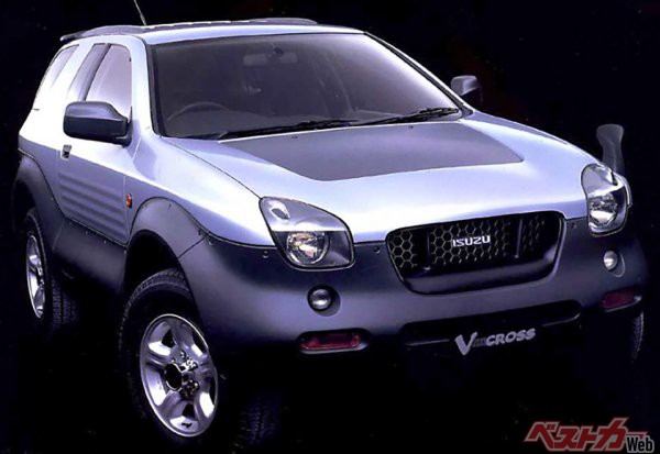 1997年登場のいすゞ ビークロス。大胆なデザインで1993年の東京モーターショーに登場した時には誰もがショーカーだと考えていたところにまさかの市販化となった