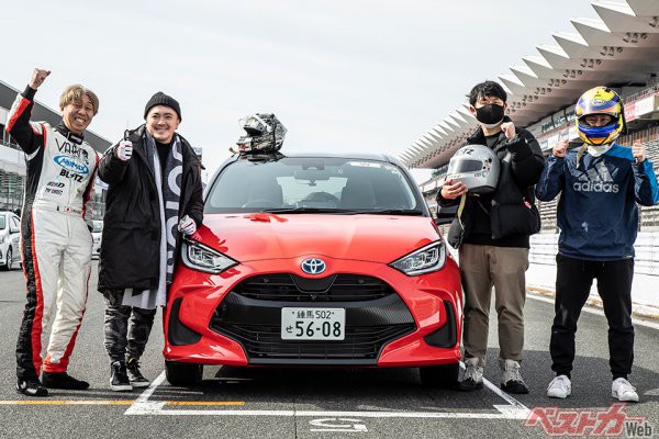 今年もタッグ結成 声優レーシングチームvart ベストカーwebが富士エコカーカップ22参戦 前編 自動車情報誌 ベストカー 今年もタッグ結成 声優レーシングチームvart ベストカーwebが富士エコカーカップ22参戦 前編 自動車情報誌 ベストカー