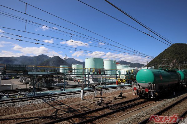 長野県における石油輸送の拠点の1つ、坂城駅