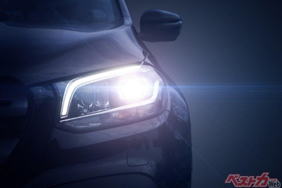 純正でも対向車が悶絶……なぜクレームが増えたのか!? LEDライトの眩しさの正体