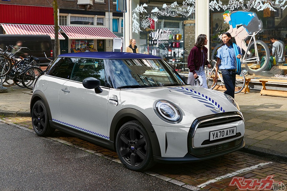 MINI ブリック・レーン・エディション。イギリスのカルチャーを全面に押し出した一台。ベース車と比べ65万〜90万円ほど高い