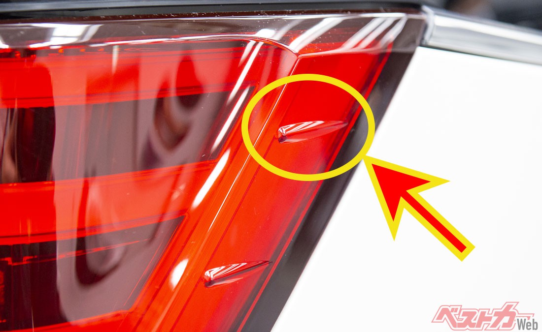 ブレーキランプ側方にある謎の突起 その名も「ボルテックスジェネレーター(渦巻発生器)」の役割とは?