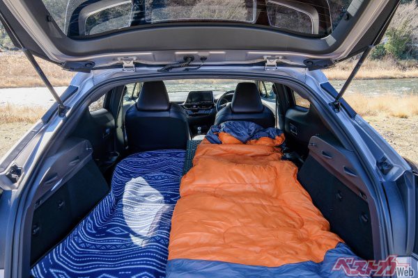 地震や自然災害時 車中泊 の要注意点 寒さ と エコノミークラス症候群 対策は万全に 自動車情報誌 ベストカー 地震や自然災害時 車中泊 の要注意点 寒さ と エコノミークラス症候群 対策は万全に 自動車情報誌 ベストカー