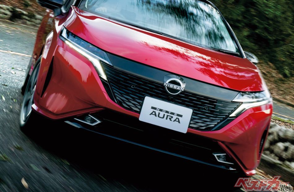 日本車の悲願「小さな高級車」はこれが最適解だったのか?「本家ノートを食ったノートオーラ爆売れの秘密」