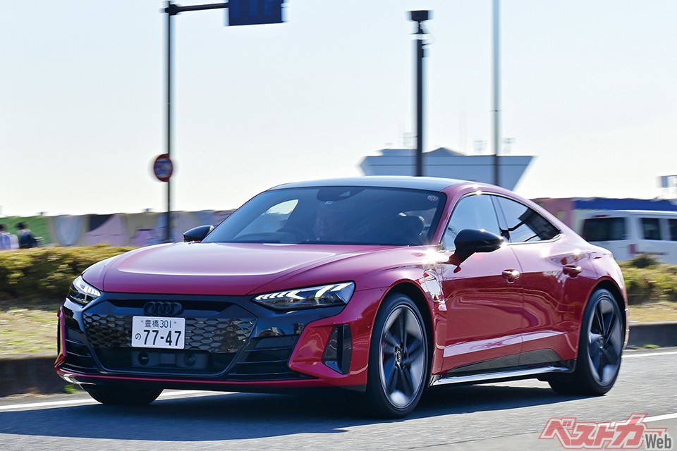 アウディ e-tron GT:1399万円~(購入補助金 60万円)