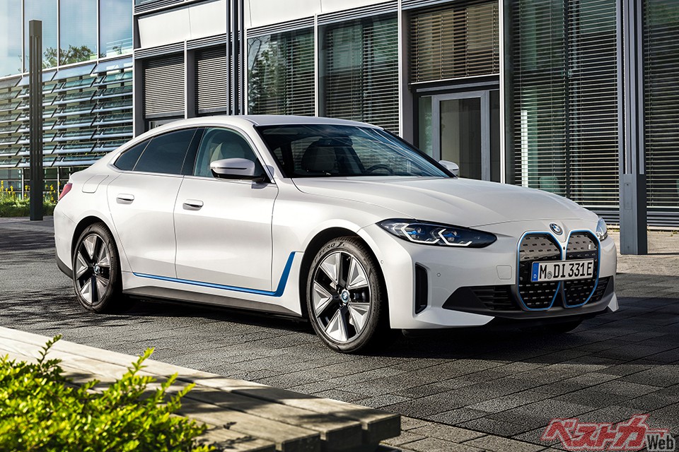 BMW i4。システム最高出力は544psを発生させる
