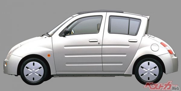 2000年に登場したトヨタWiLLシリーズ第1弾「Vi」。「シンデレラ」のカボチャの馬車をモチーフ」としたというデザイン