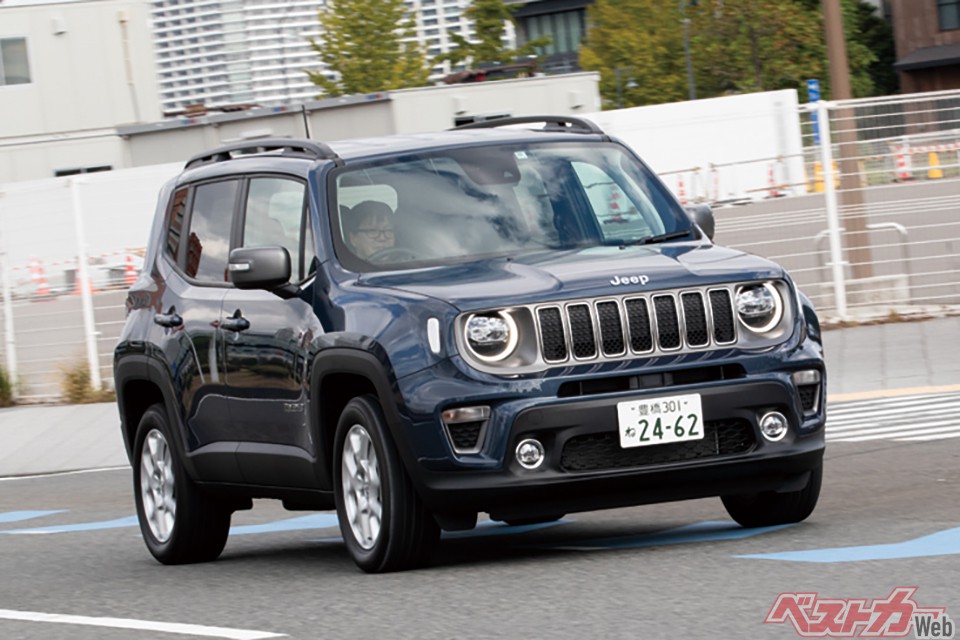 ジープ レネゲード 全長4255×全幅1805×全高1695mm、1410kg、2L直4ターボ(151ps/27.5kgm)、338万円〜
