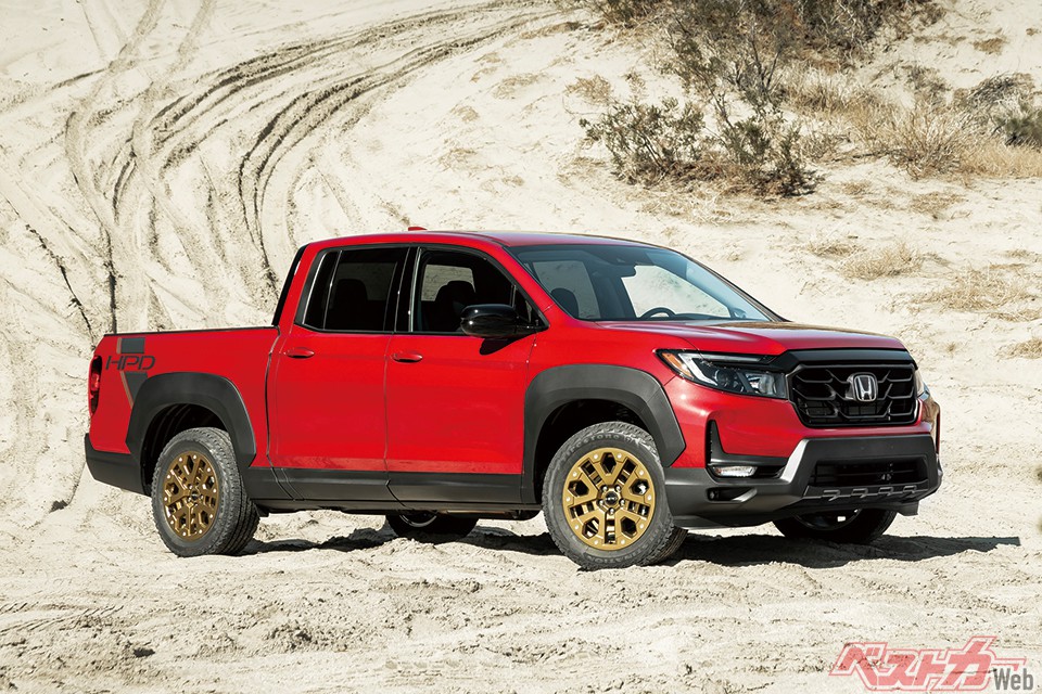 ホンダ リッジライン。ホンダアメリカ法人が計画し生み出されたリッジラインだが、タコマの対抗馬として性能を向上させた