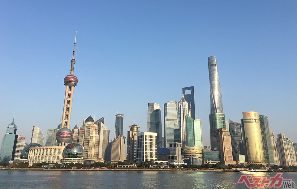 中国の巨大都市、上海。2010年、「上海万博」を終えた中国は「次世代の目玉産業」へと動きだした