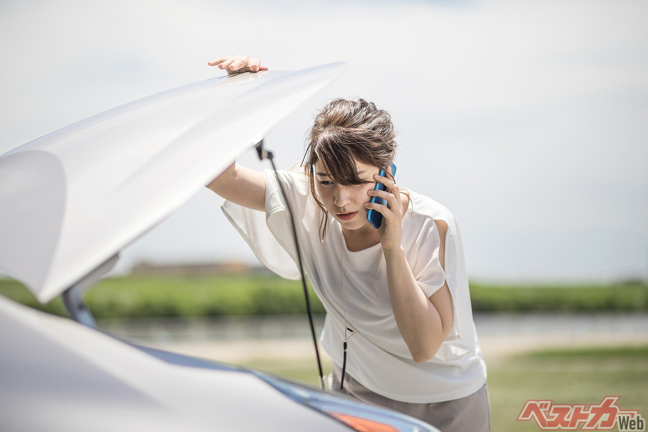 ボンネット…何年あけてないですか? 定期点検は運転者の義務!! ここを見るべし!!