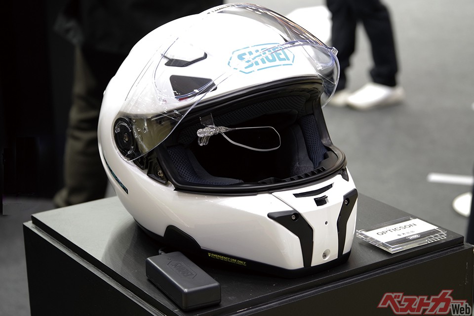 オプティクソン(SHOEI)…見た目はあの有名マンガ(他社)のスカウターに酷似。予想価格:15万円