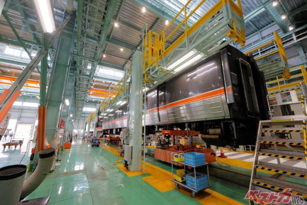 名古屋工場では電車だけでなく気動車も検査可能。写真は気動車