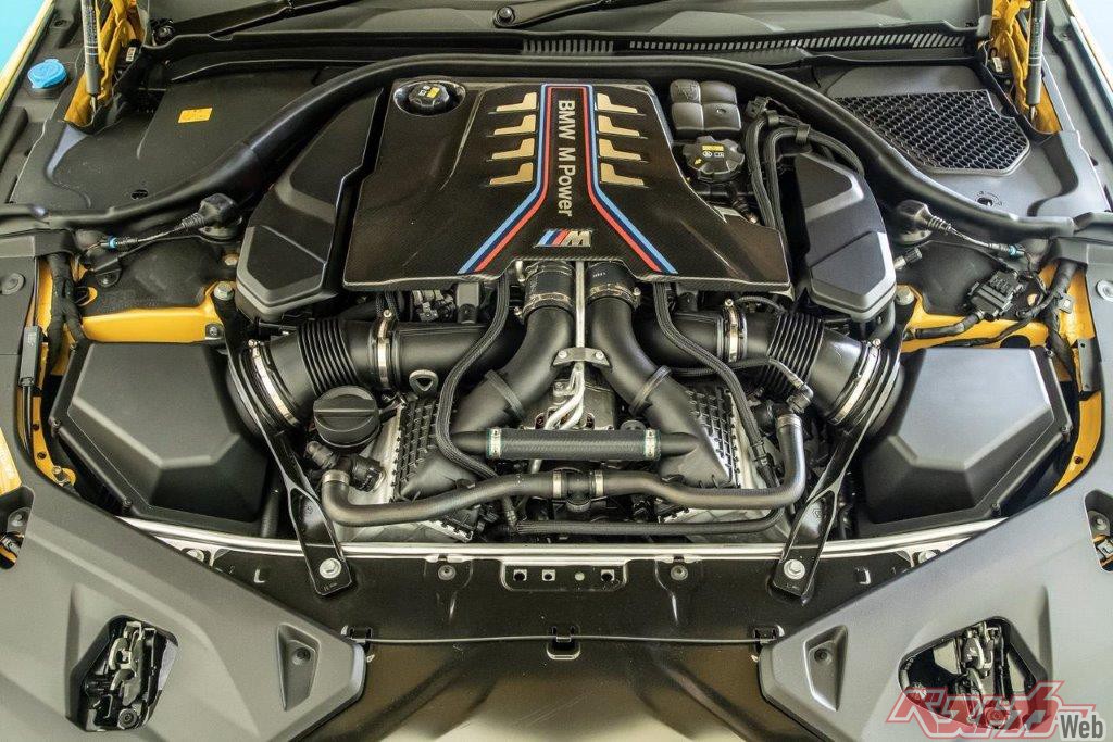 搭載する4.4L V8DOHCエンジンは、625ps／76.5kgmを発揮。0-100km/h加速性能は、ヨーロッパ仕様で3.2秒を誇る