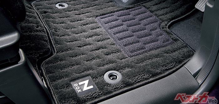なぜこれがオプション? いまどきのクルマには標準で付けてほしい装備と機能 4選