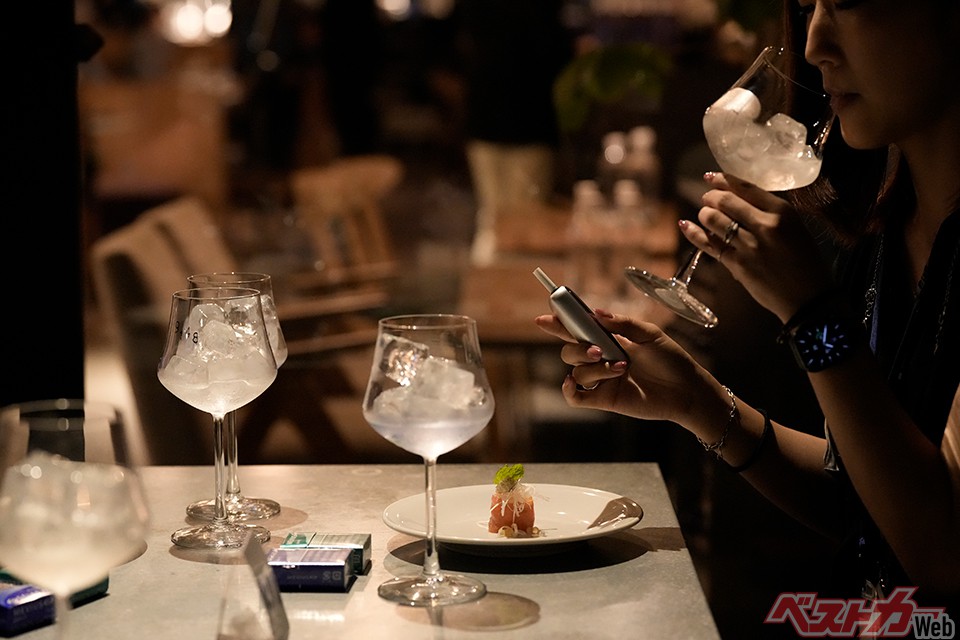 JTの『Ploom X』と『紅櫻蒸溜所』がコラボ!! メビウスとクラフトジンが奏でる特別なマリアージュ