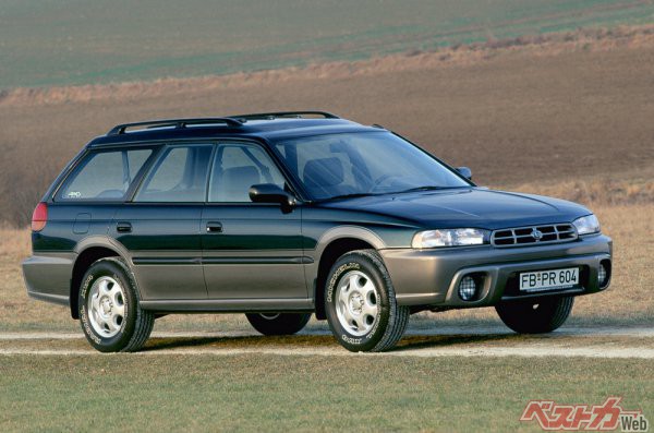 1994年に北米で発売された初代「アウトバック」。日本では1995年にレガシィ「グランドワゴン」として発売され、その後「ランカスター」と改名し「アウトバック」となったのは2003年のBP型から