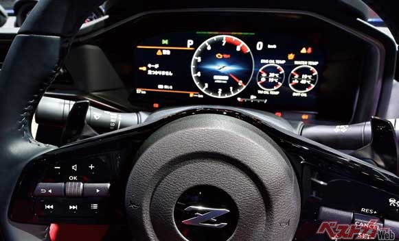 スーパーGTドライバーである松田次男選手も開発に関わったというメーターグラフィックスは自慢の逸品