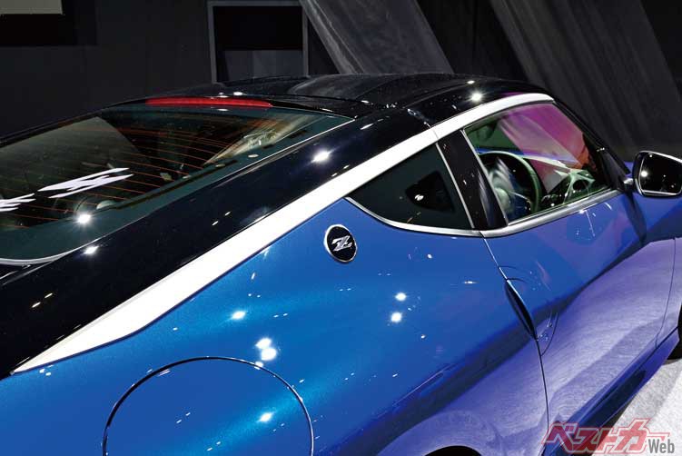 このルーフからリアエンドにかけてのラインが超絶美しい。2トーンだとそれが強調される