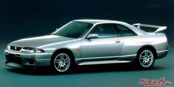 1995年登場の日産 スカイラインGT-R（R33）