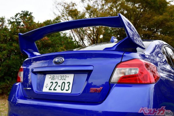 今やスポーツモデルでも設定車が激減 リアスポがカッコいい という価値観はもう古いのか 自動車情報誌 ベストカー 今やスポーツモデルでも設定車が激減 リアスポがカッコいい という価値観はもう古いのか 自動車情報誌 ベストカー