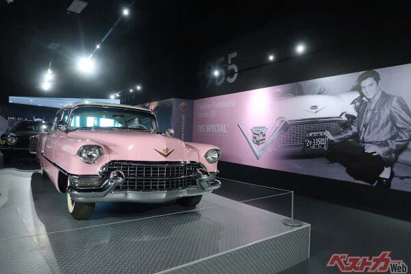 エルヴィスの邸宅「グレイスランド」の隣接地に設けられた博物館にはピンク・キャデラックをはじめとしたエルヴィスの愛車の数々が展示されている