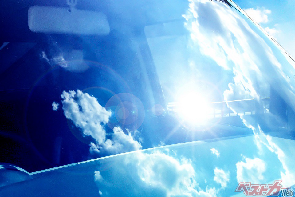 猛暑襲来でスマホが大炎上!? 積みっぱなし厳禁の危険リストを緊急チェックせよ!