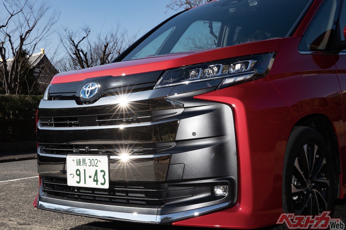 軍配はどちらに!? 新型ステップワゴン VS 新型ノア&ヴォクシー徹底比較!!