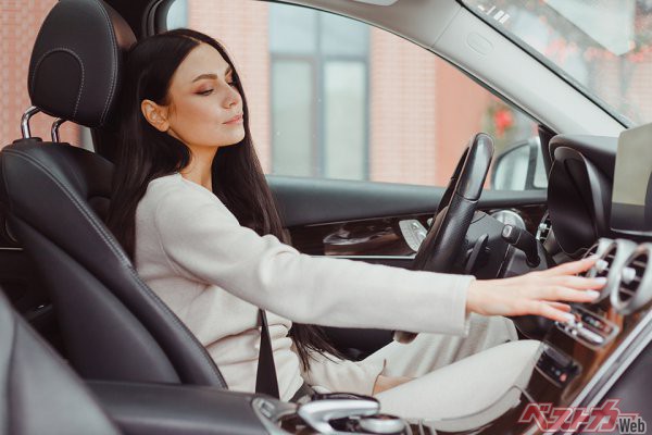 28 設定の家のエアコンと違うの 燃費を取るか 車内冷え冷えを取るか クルマのエアコン最適温度と燃費との関係 自動車情報誌 ベストカー 28 設定の家のエアコンと違うの 燃費を取るか 車内冷え冷えを取るか クルマのエアコン最適温度と燃費との関係 自動車情報誌 ベストカー