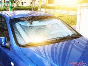 サンシェードってマジで効果あんの!?　真夏の車内が危険すぎる問題