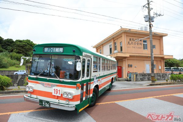今年の『ナナサンマル』の日にも運行が予定されている東陽バスのナナサンマルバス、日野RE101。この他にも沖縄バスにナナサンマルバスが1台、現役で残されている
