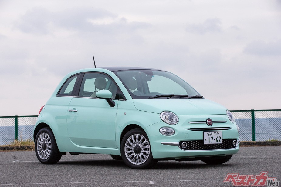 フィアット500(2011年3月日本デビュー)…ルパン三世の愛車としても有名なフィアット500。電気自動車であるフィアット500eが2022年6月に発売予定