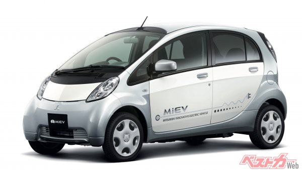 2009年に世界初の量産型電気自動車として登場したi-MiEV