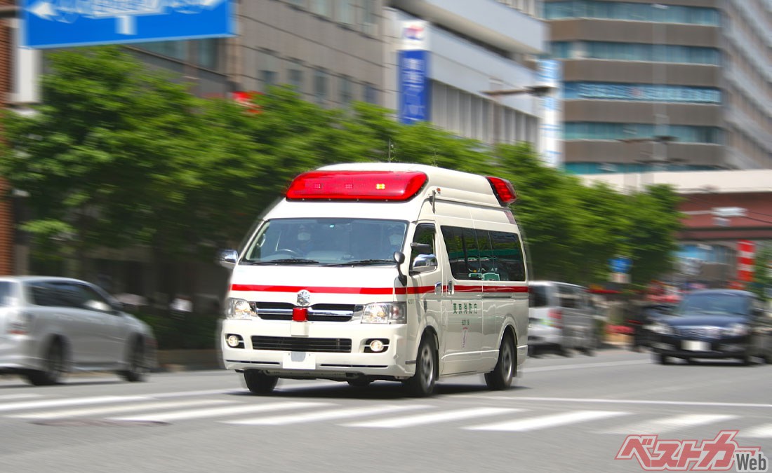 知らないのかーっ!?? 救急車が近づいた時にすべきことと標準化してほしい装備